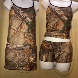 Camouflage slepewear